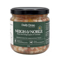 Daily Dose for Dogs. Daily Dose by Menzi. Hundefutter. Pferd mit Perlgraupen & Gemüse. Neigh & Noble. Sensible Hunde. Glas. 446g. 720g. Ohne Konservierungsstoffe.
